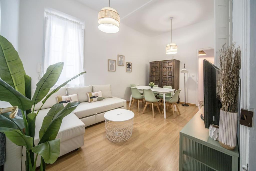 Apartment Mosaic Giralda Sevilla Buitenkant foto