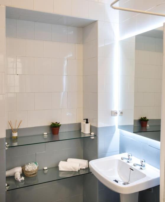 Apartment Mosaic Giralda Sevilla Buitenkant foto