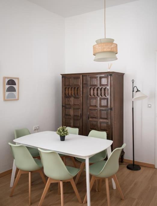 Apartment Mosaic Giralda Sevilla Buitenkant foto