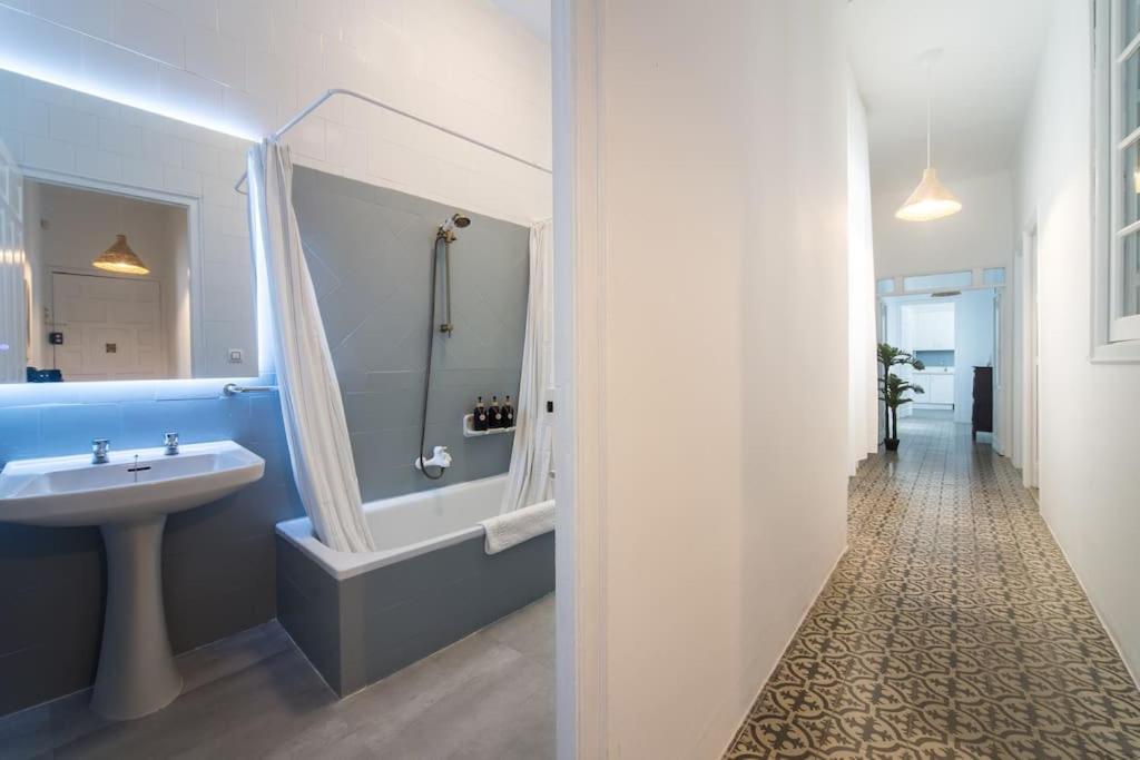 Apartment Mosaic Giralda Sevilla Buitenkant foto