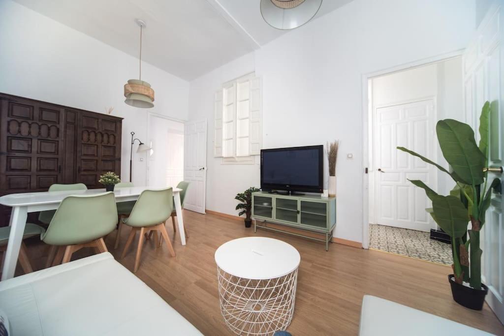 Apartment Mosaic Giralda Sevilla Buitenkant foto